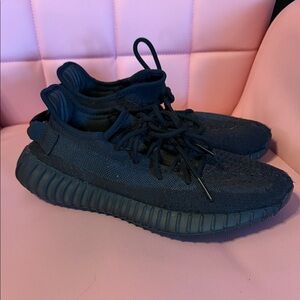 Yeezy 350 V2 black